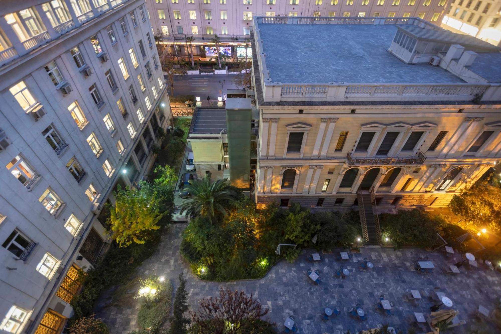 Valaoritou 6os - An Aristocratic 1 Bedroom In The Hear